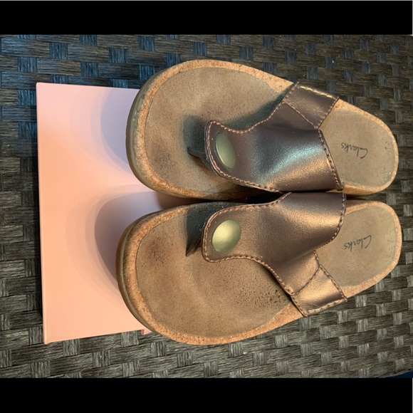 Clarks Cork Thong Flip Flop Sandal - Picture 5 of 8